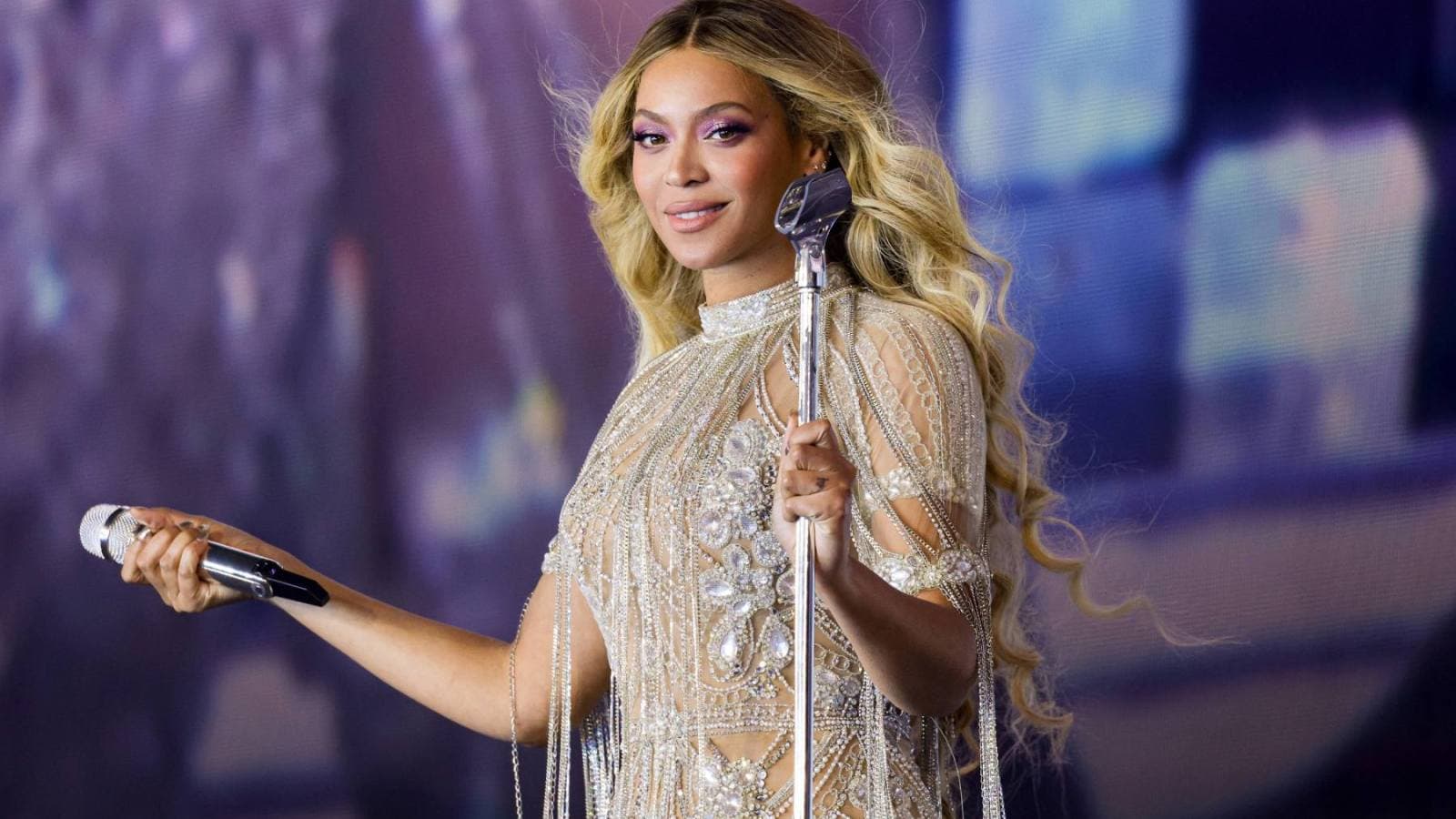 Beyoncé Pledges $1 Million to Aid Colombia Earthquake Recovery photo