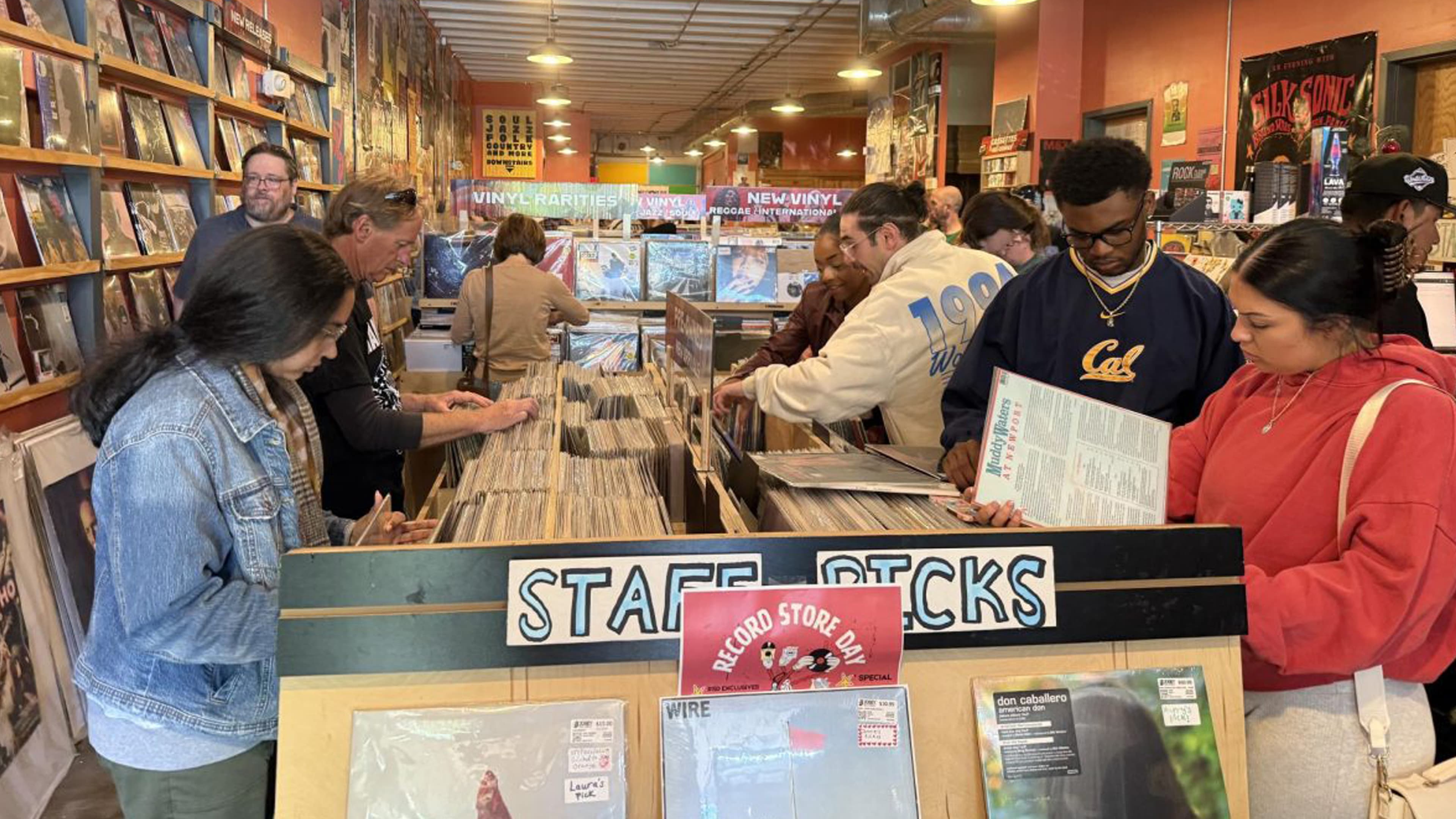 Vinyl and Beyond: The Resurgence of Tangible Entertainment in the Digital Age photo